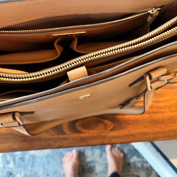 Tory Burch purse - Picture 2 of 2